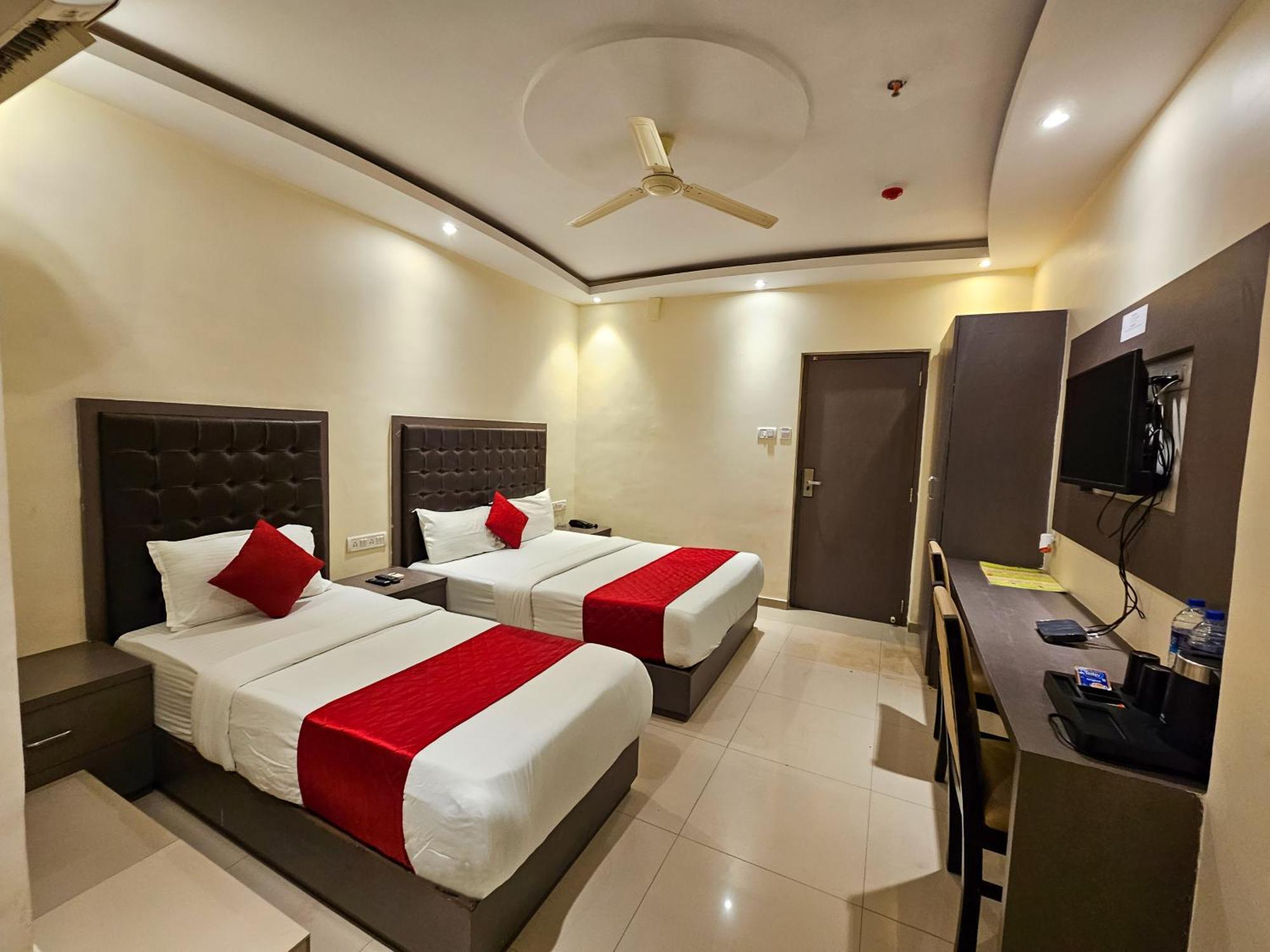 Hotel Bkc Inn - Near Trade Center, Visa Consulate Мумбаи Экстерьер фото