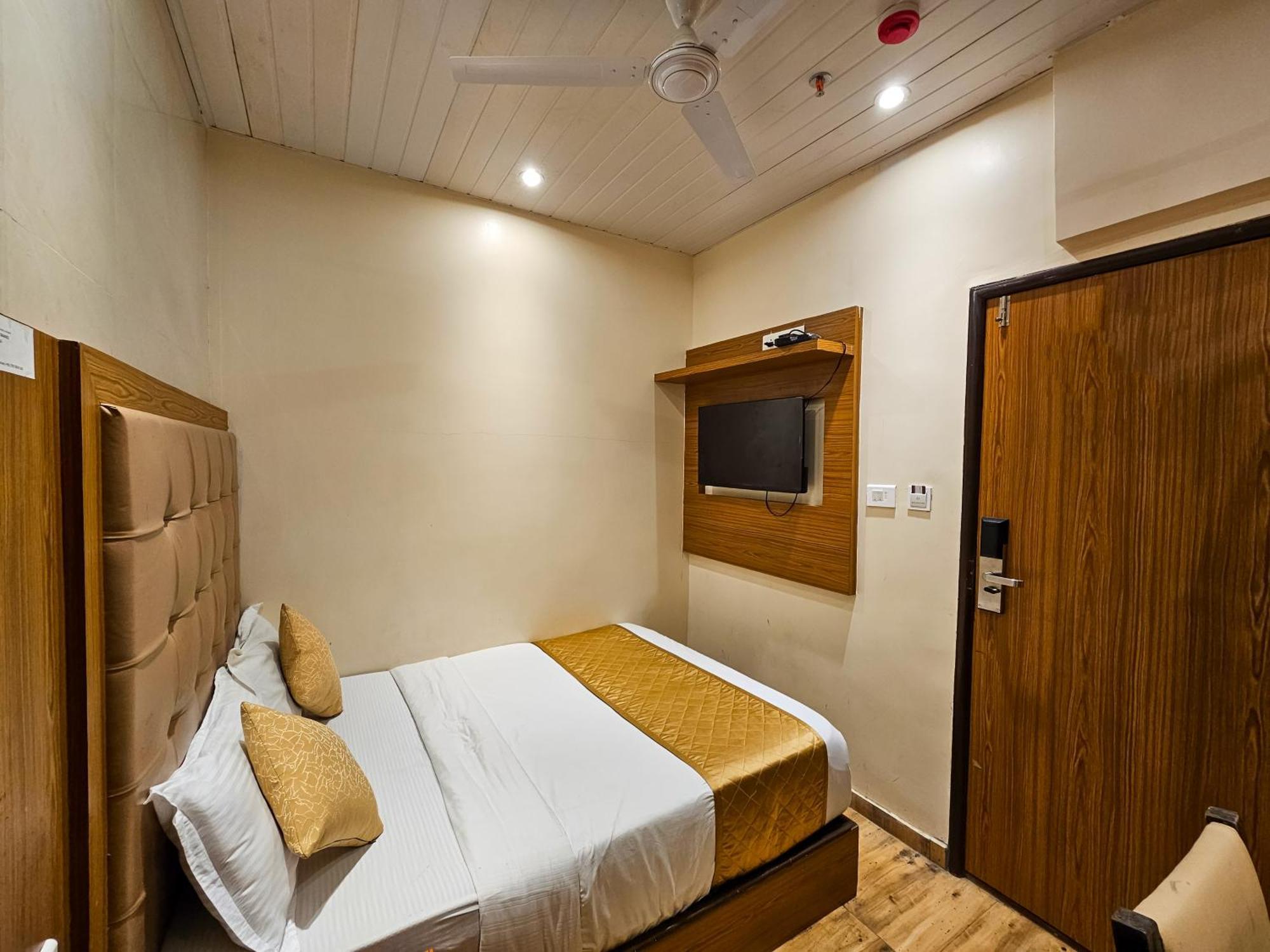 Hotel Bkc Inn - Near Trade Center, Visa Consulate Мумбаи Экстерьер фото
