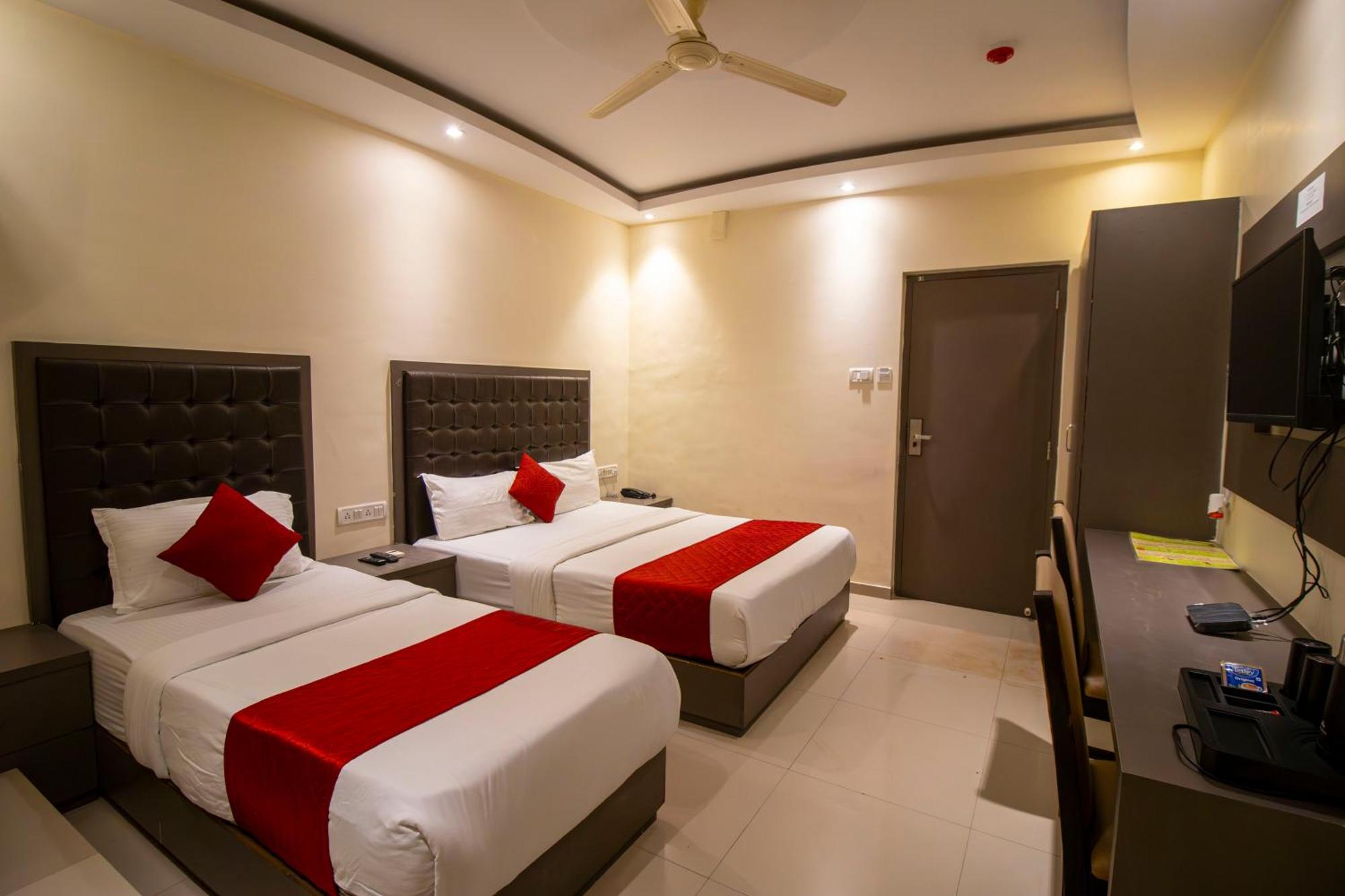 Hotel Bkc Inn - Near Trade Center, Visa Consulate Мумбаи Экстерьер фото
