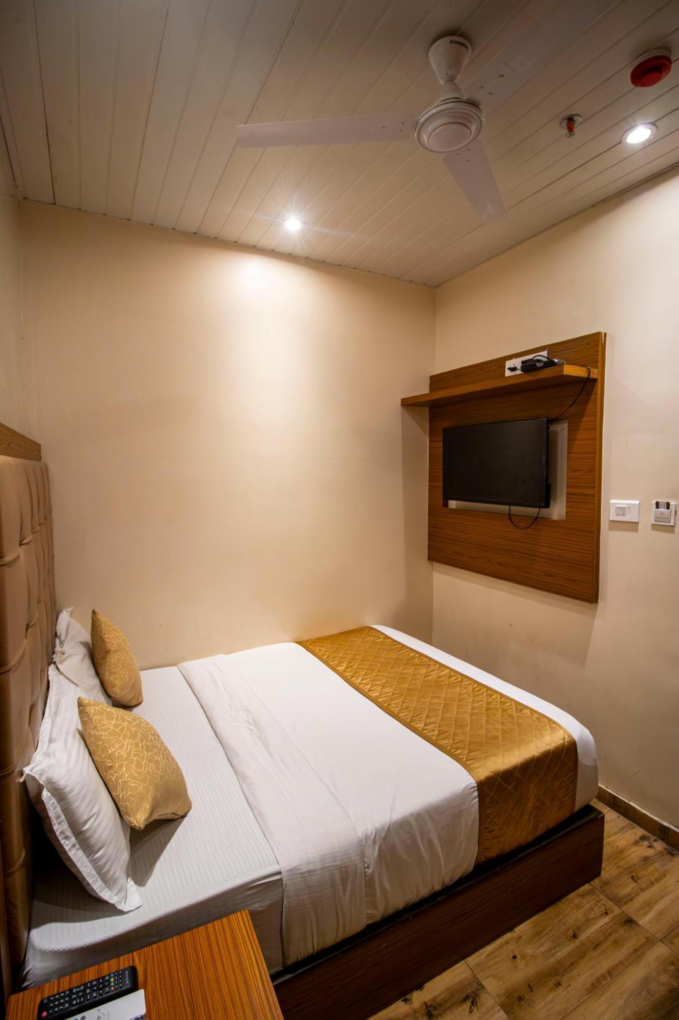 Hotel Bkc Inn - Near Trade Center, Visa Consulate Мумбаи Экстерьер фото